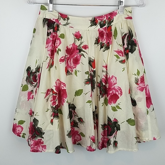 Forever 21 Dresses & Skirts - TWENTY ONE | FLORAL SKIRT